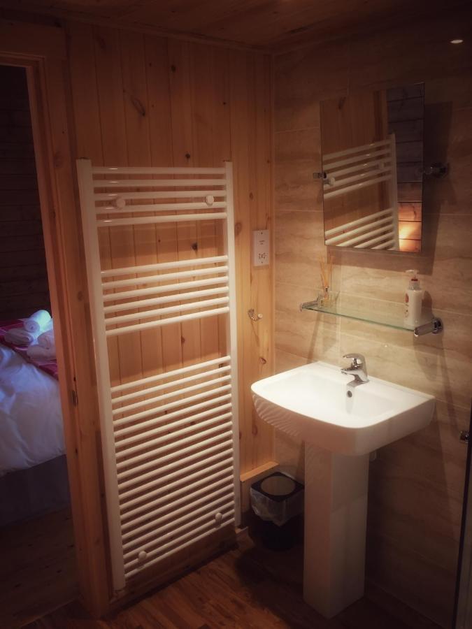 Hill Cottage Cabins ฟอร์ตออกัสตัส ภายนอก รูปภาพ