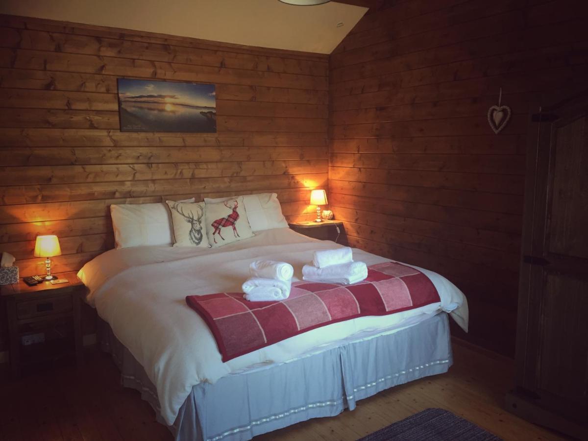 Hill Cottage Cabins ฟอร์ตออกัสตัส ภายนอก รูปภาพ